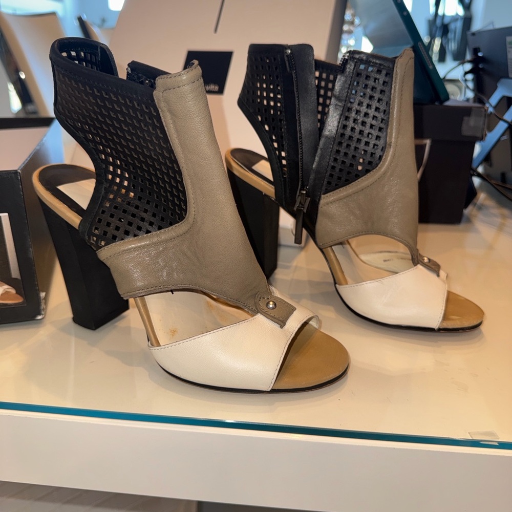 Dolce Vita Black and Cream Heels